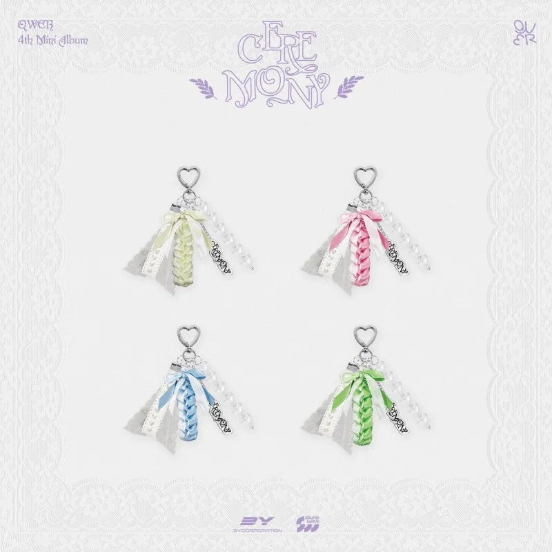 Pre-Order] QWER CEREMONY Official Merchandise - Graduation Keyring