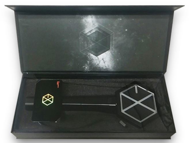 小物(男性)　EXO OFFICIAL LIGHT STICK(ペンライト) 「2015 EXO-LOVE CONCERT in DOME」 Exo Official Light Stick – Choice Music LA