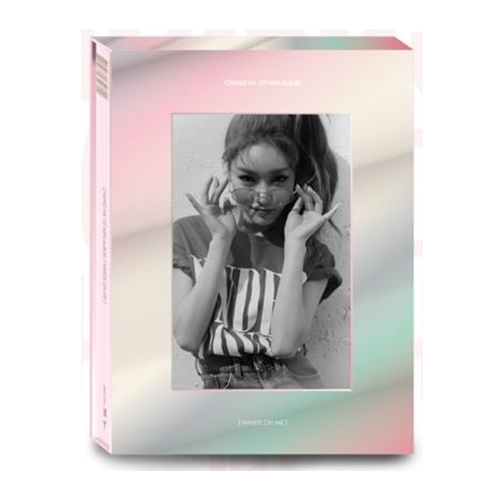 Chung Ha 1st Mini [Hands On Me] CD