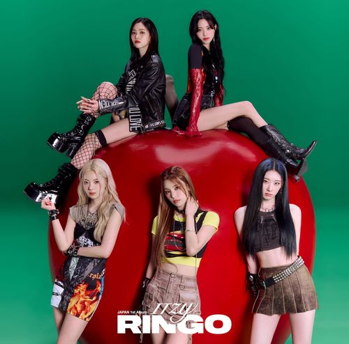 Itzy Japan 1st Album - Ringo (Limited A) [Japan Import]