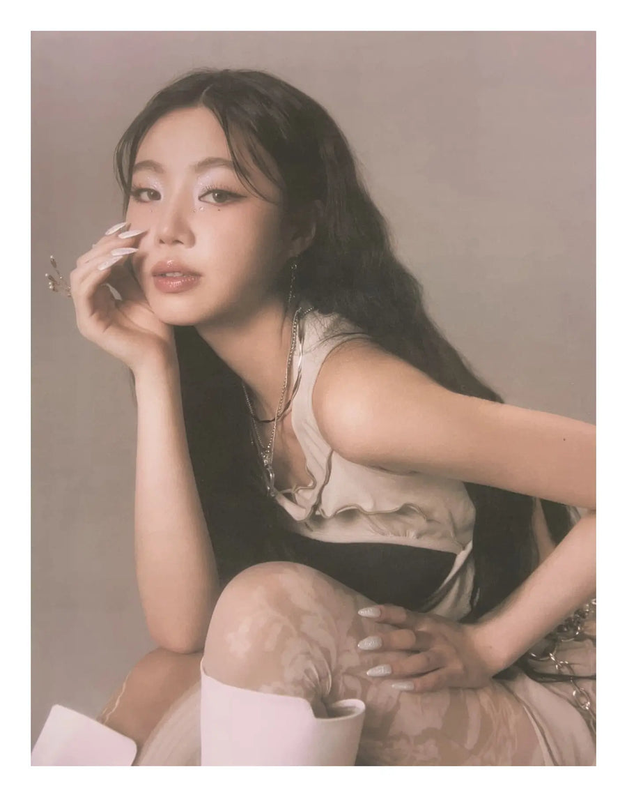 SOOJIN 1st EP Album 아가씨 (Blue Ver.) Official Poster - Photo Concept 1