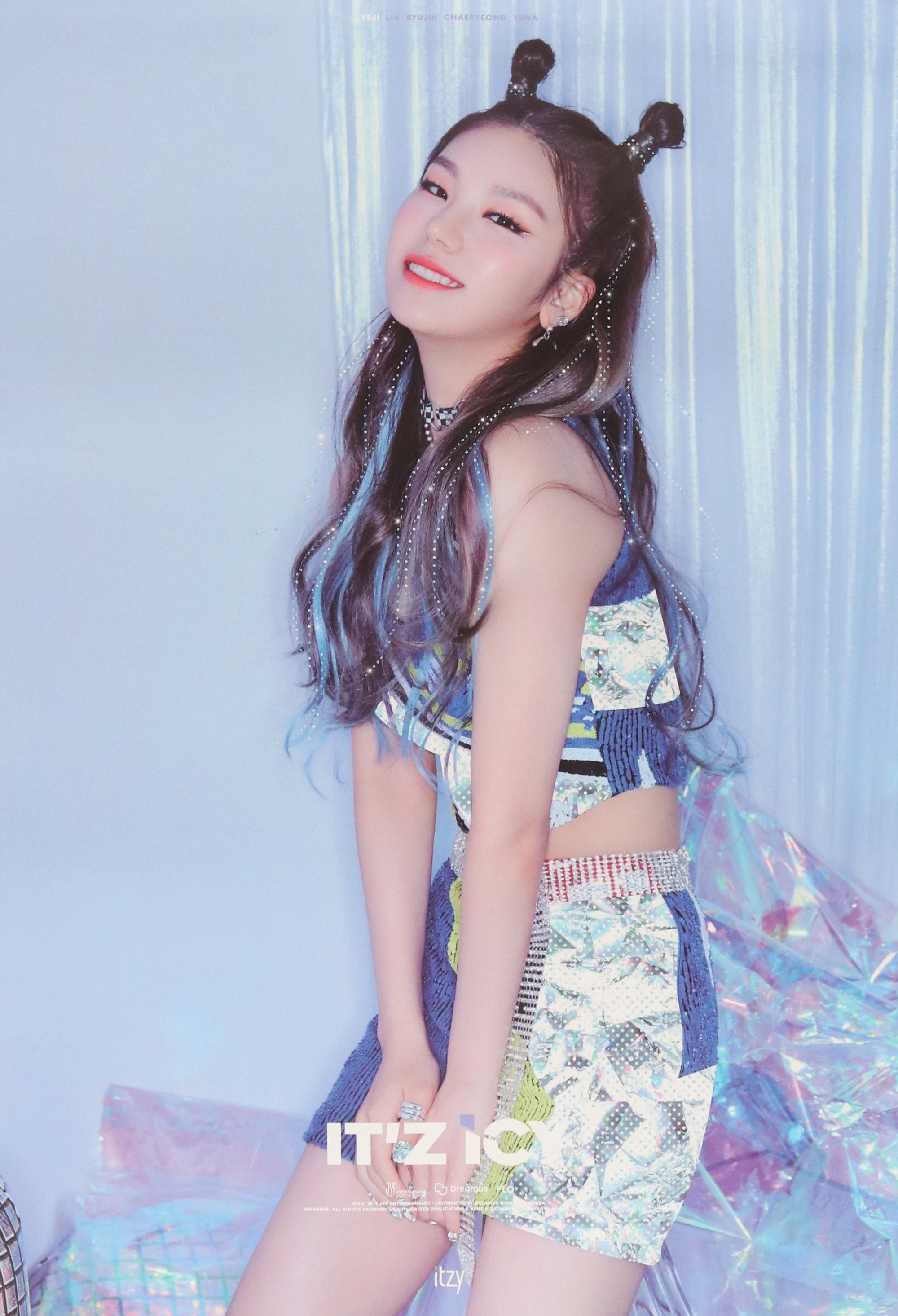 ITZY IT&#39;Z ICY Official Poster - Yeji Photo Concept