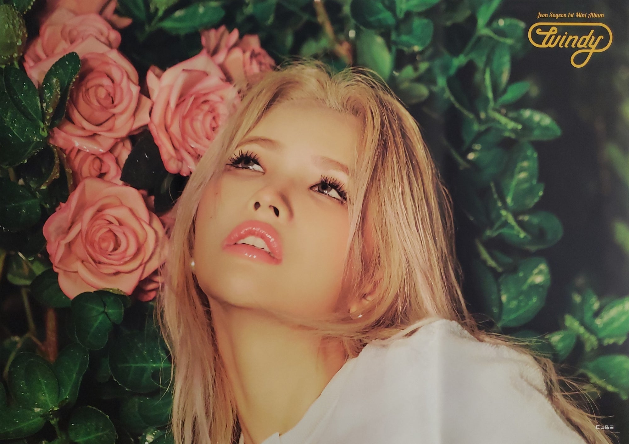 JEON SOYEON 1ST MINI ALBUM WINDY Official Poster - Photo Concept 5