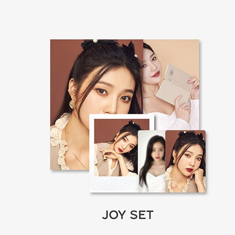 Red Velvet 2022 Season&#39;s Greeting Photo Pack