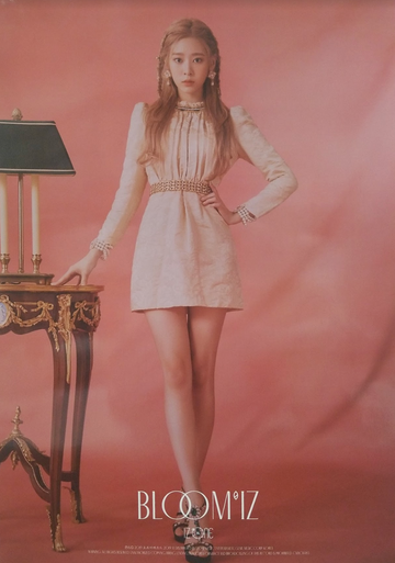 IZ*ONE 1st Album Bloom*IZ Official Poster - Photo Concept Minju