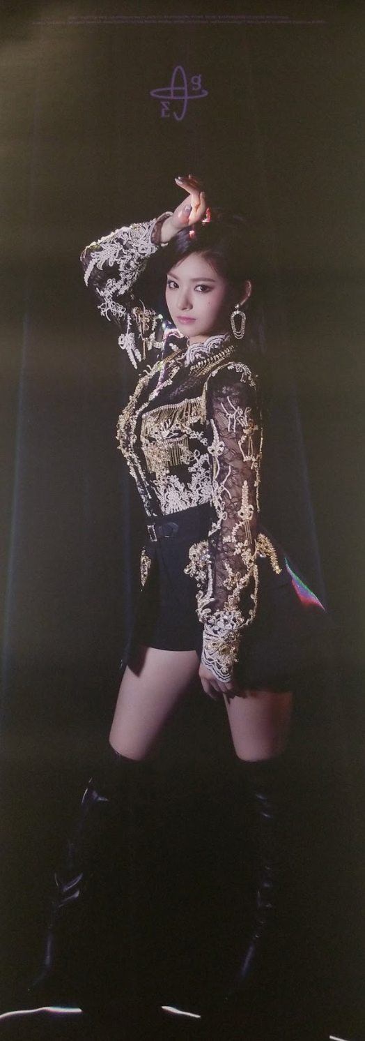 Everglow 1st Mini Album Reminiscence Official Poster - Photo Concept Yiren