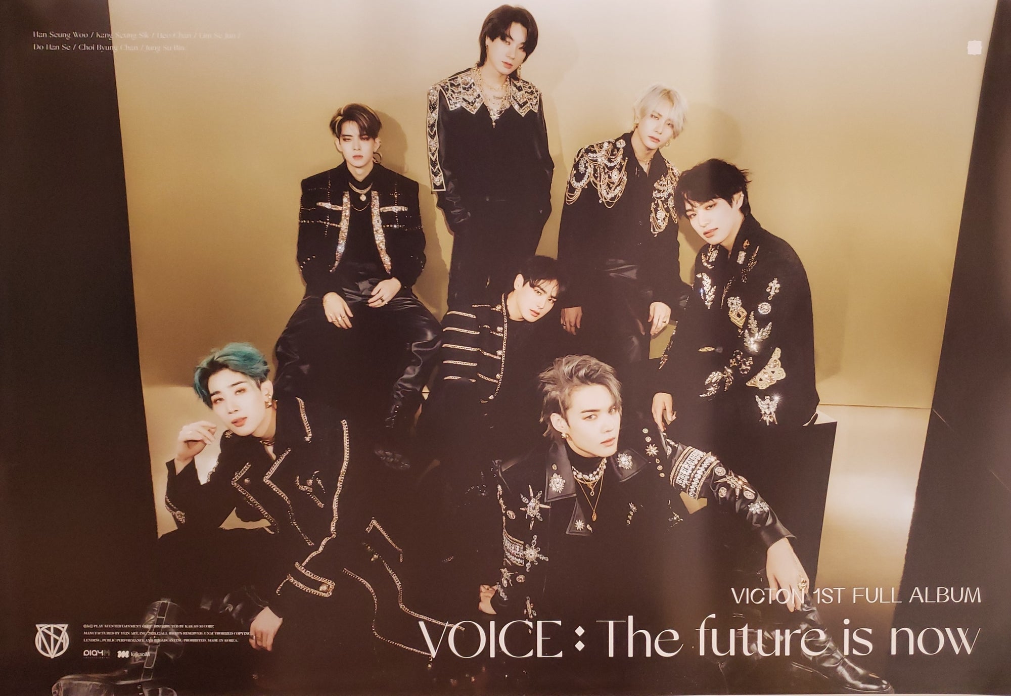 VICTON 1st Album VOICE : The future is now Official Poster - Photo Concept 1